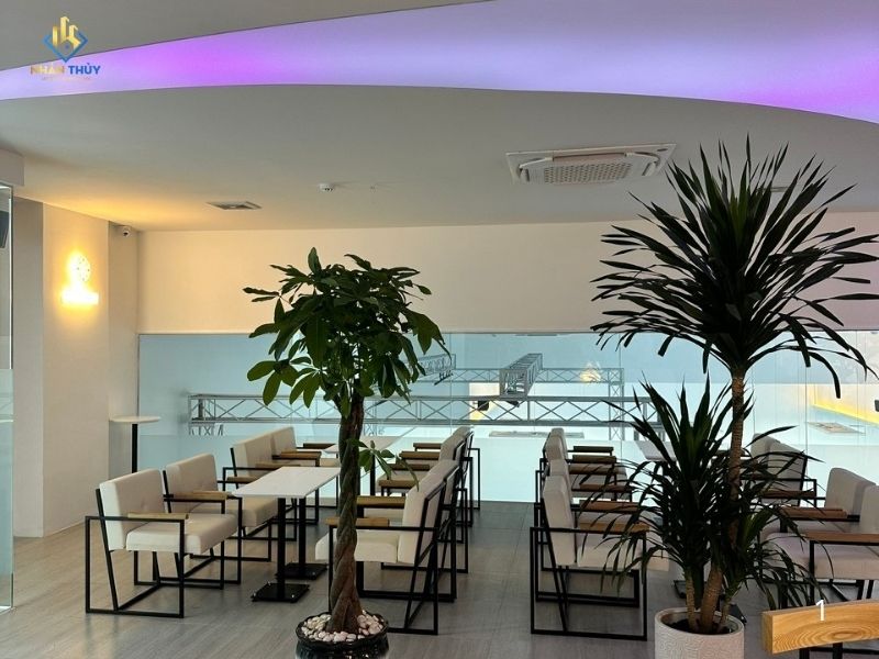 Khu lounge tầng lửng PBC Billiards sau hoàn thiện